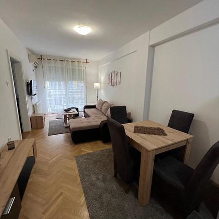 Apartment Dostojevski Нови-Сад Экстерьер фото
