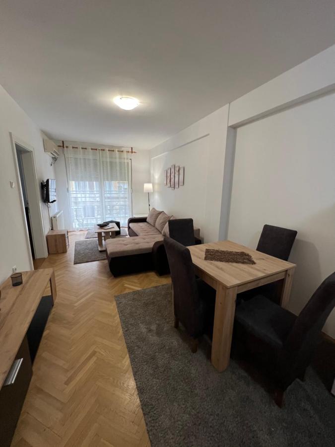 Apartment Dostojevski Нови-Сад Экстерьер фото